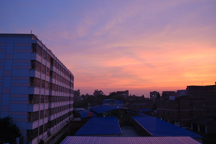 【校园拍夕阳摄影图片】校园内生活摄影_太平洋电脑网