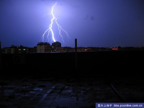 5月6日雷暴雨的闪电
