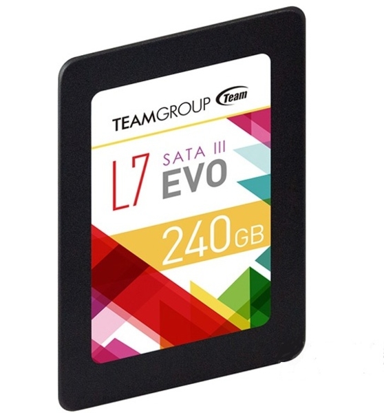 十铨科技 L7 EVO SSD 240G 正面