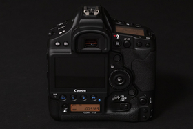 EOS-1D X Mark III