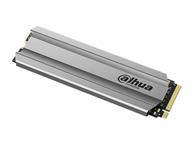 C900 PLUS 1TB M.2 SSD45ǰ