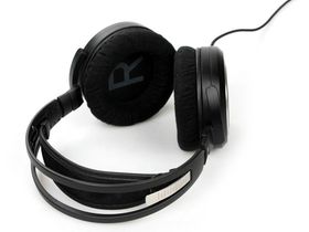 AKG K540