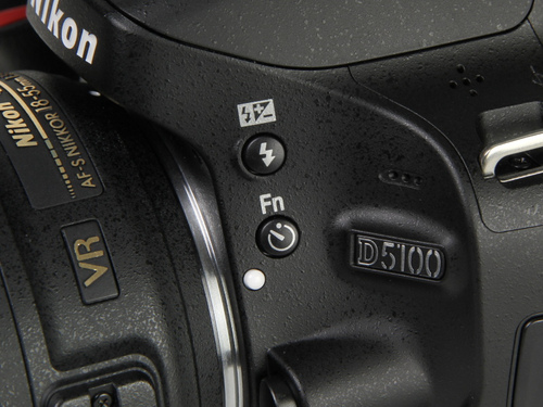 尼康D5100套机(18-105mm镜头)产品标识