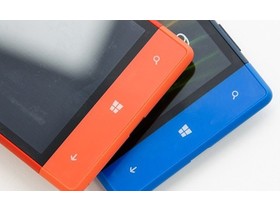 HTC 8S