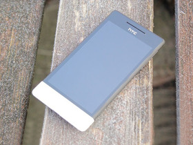 HTC 8S