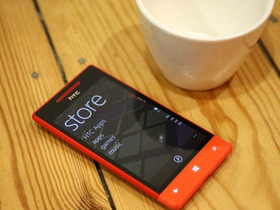 HTC 8S