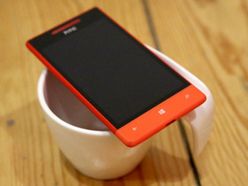 HTC 8S