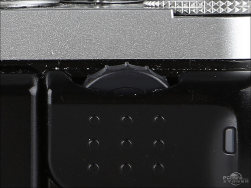 富士XM1套机(16-50mm)相机接口