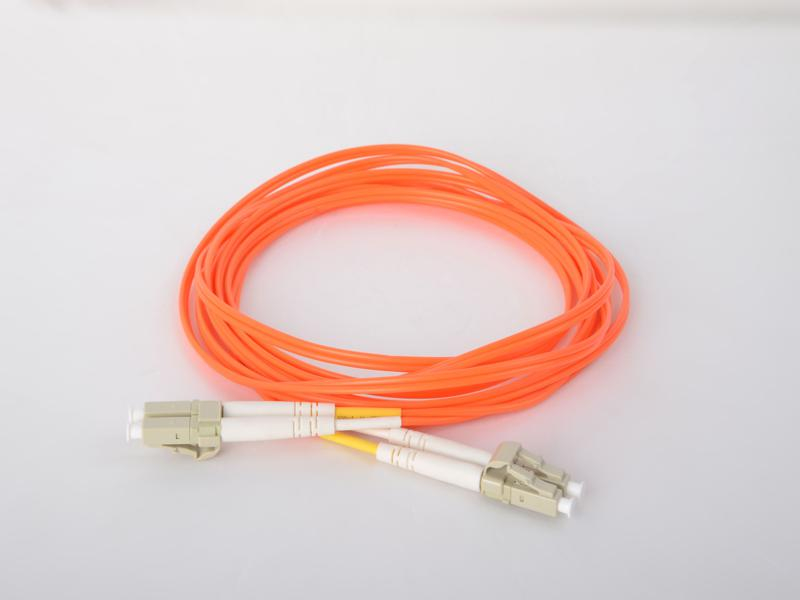 百通 LC-LC3米多模双芯光纤跳线（BT834001L-3） 图片