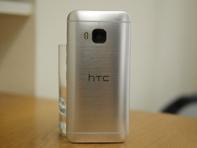 HTC M9e