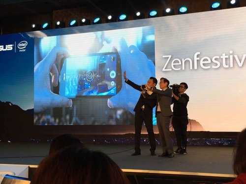 华硕ZenFone Zoom 64GB