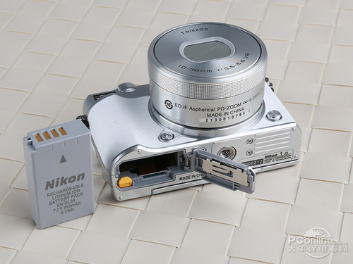 尼康1 J5套机(配10-30mm,30-110mm双镜头)