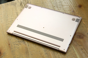 IdeaPad 710S(i7-7500U/8GB/256GB)