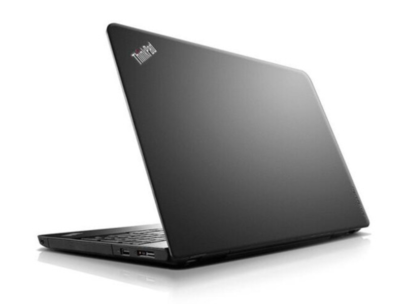 联想ThinkPad E560(20EVA063CD)背面斜视