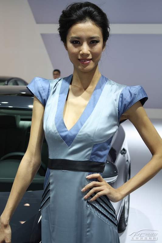 【蓝裙高挑车模美女车展_广州美女图片大全|2播斗鱼美女主韩国图片