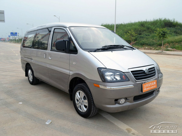 2011款菱智2.0 Q3 舒适版(长车)