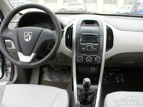 2011款宝骏630 1.5L MT 舒适型