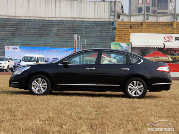 2011款天籁2.0l xl荣耀版