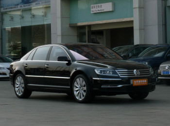 辉腾2011款 3.6 v6 5座加长舒适版