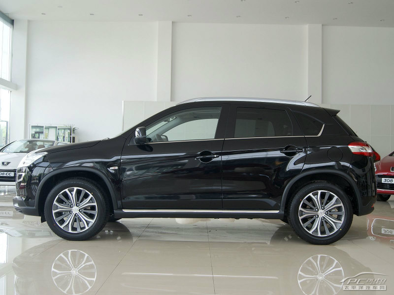 图卢兹黑标致4008 2012款 2.0 四驱豪华型外观