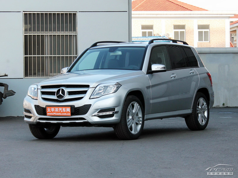 钯银奔驰glk 2013款 glk 300 4matic 动感型外观