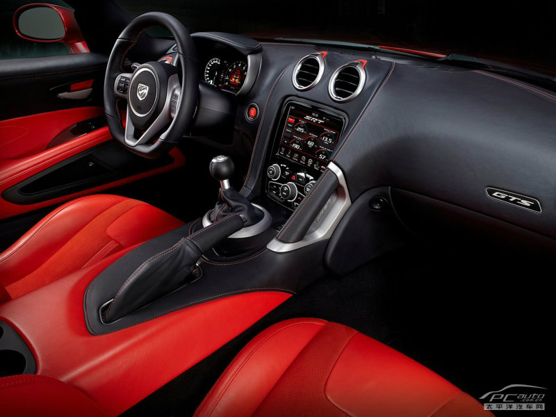 道奇 蝰蛇 2013款 srt viper gts 红色 内饰  按分类看图 按车身颜色