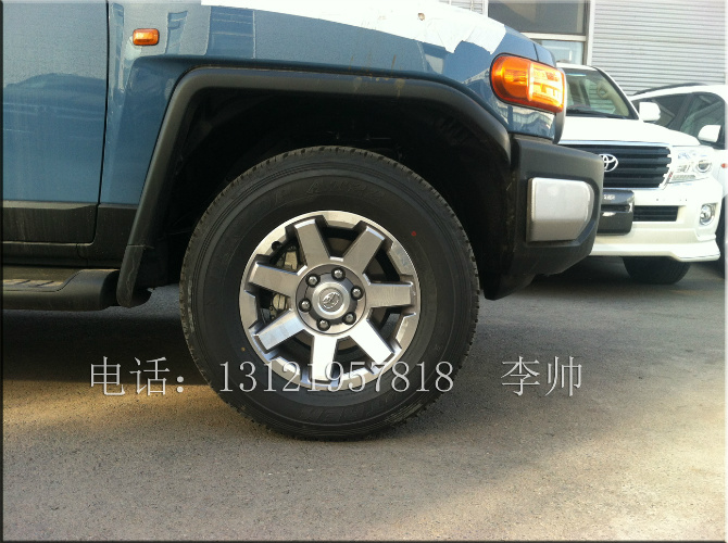 为了追求出色的越野性能,丰田FJ酷路泽搭载了丰田声名卓著的VVT-高清图片
