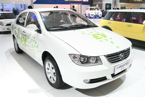 620电动车免购置税 一次充电200公里_上海源