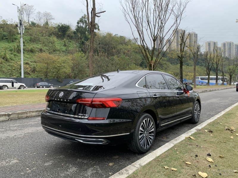 帕萨特 2019款 380tsi 尊贵版