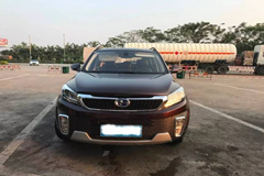 8萬(wàn)多買(mǎi)了輛漂亮的SUV，帥小伙的人生第一輛車(chē)——Q35