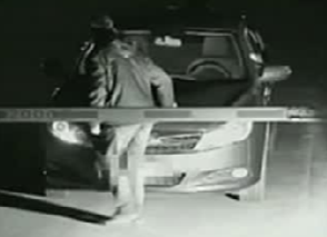 美女車主為了省幾塊錢停車費，居然把保安嚇得屁滾尿流！！