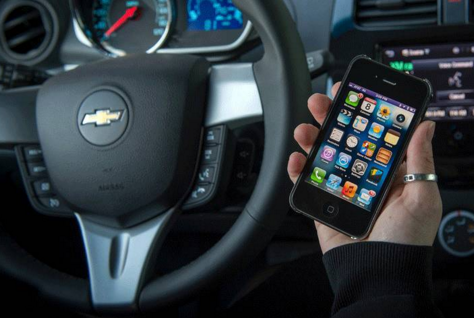 苹果手机躺着也中枪，iPhone被控告不顾行车安全！