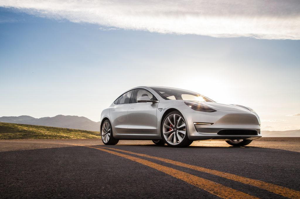 特斯拉Model 3明年推高配版價格超過乞丐版Model s