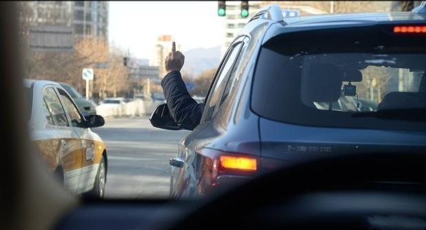 別為了省事就私了，這幾種情況追尾，后車一分不用給！