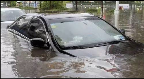 汽车被淹，如何打开车门逃生？