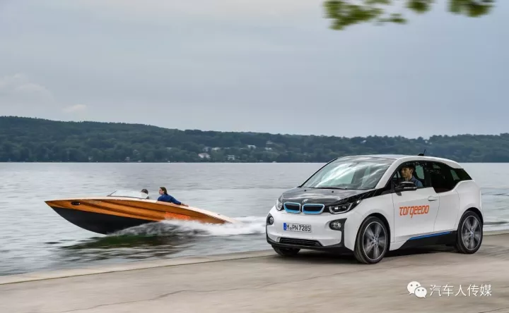 【汽车人】纯粹驾驶乐趣，BMW为电动车贴上徽章