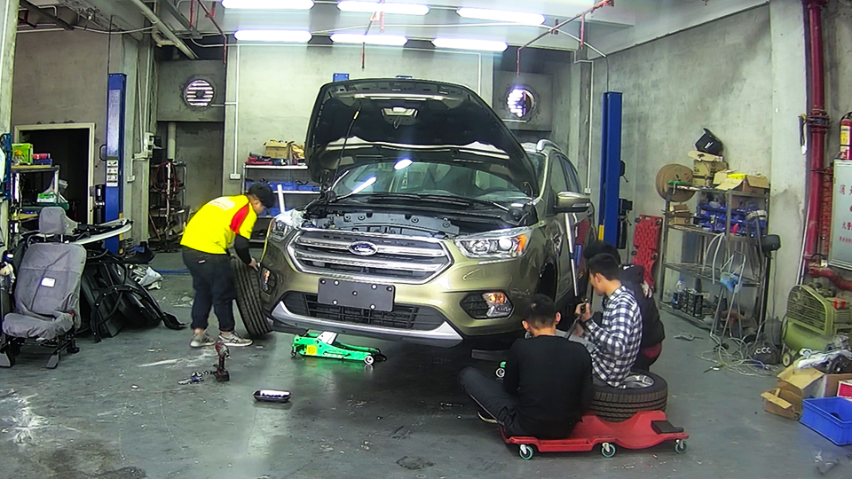 快看，這臺(tái)新福特翼虎如何挑戰(zhàn)12小時(shí)耐力賽？