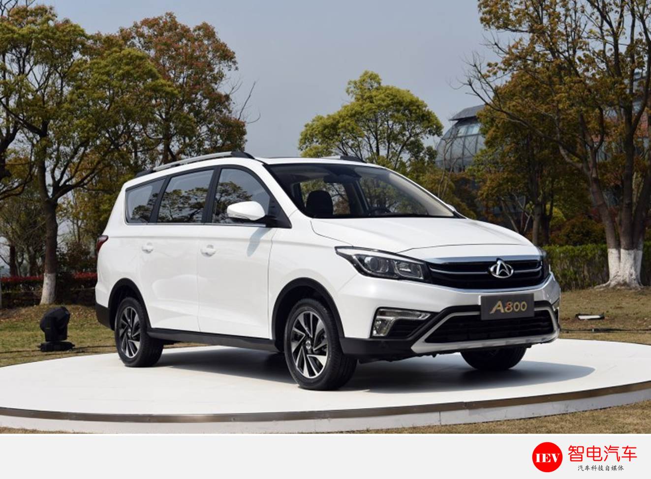 五菱宏光車主換車時都買它，1.5T+愛信6AT，寶駿730顫