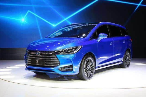 號稱自主品牌最美MPV的比亞迪宋MAX，究竟是款什么樣的車型