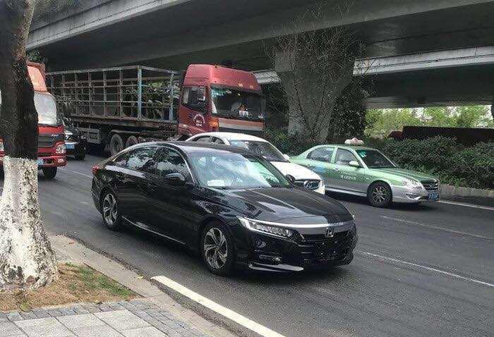 本田十代雅閣驚現廣州街頭 離上市已經不遠了