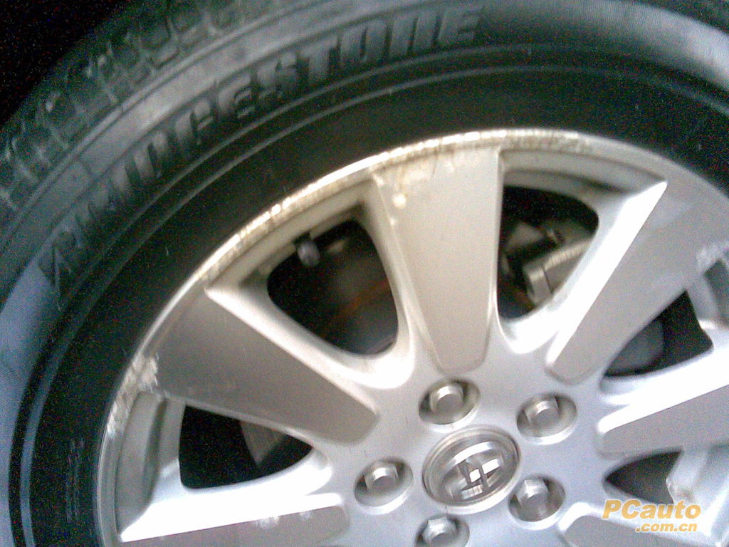 买车二年,凯美瑞汽车轮毂生锈腐蚀,是质量问题么?