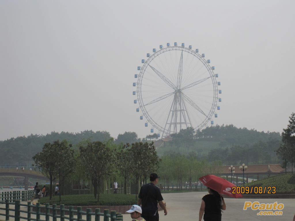 远眺宝葫芦摩天轮 09年8月23日太平洋江分南昌宝葫芦自驾游
