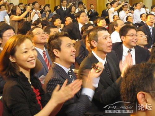 华谊兄弟开盘暴涨 冯小刚兴奋失态_大连分会_