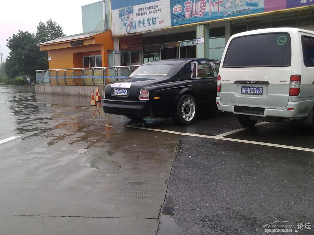 高速服务区偶遇劳斯莱斯_云南分会_俱乐部分