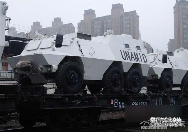 上海遇见大批联合国维和部队装甲车铁路转运