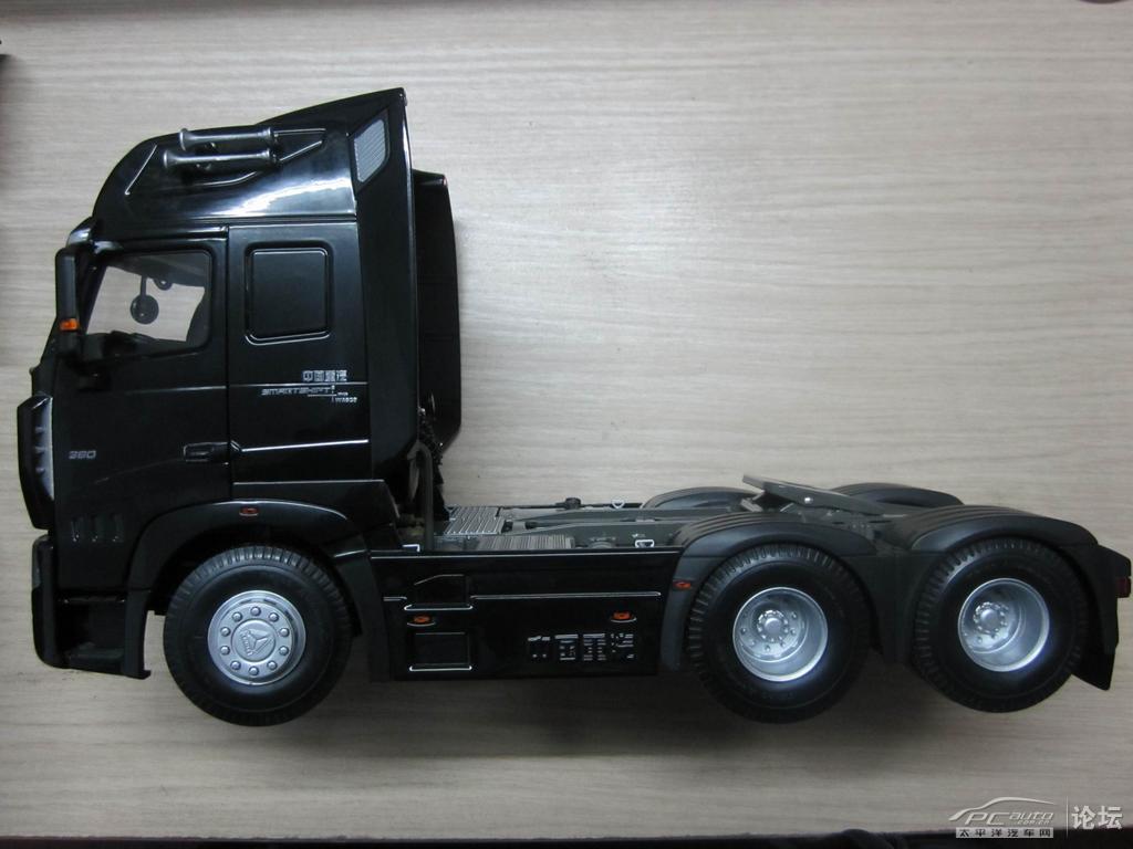 小弟收藏的第一部重卡模型 豪沃A7 的暗夜王者