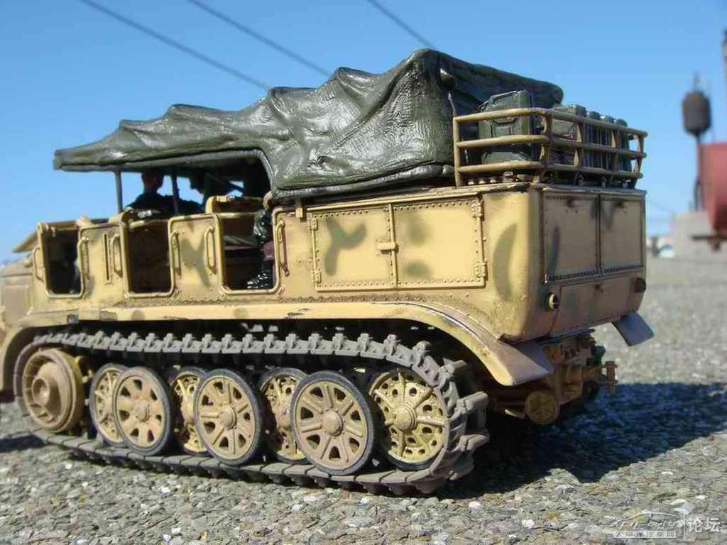 履带越野车