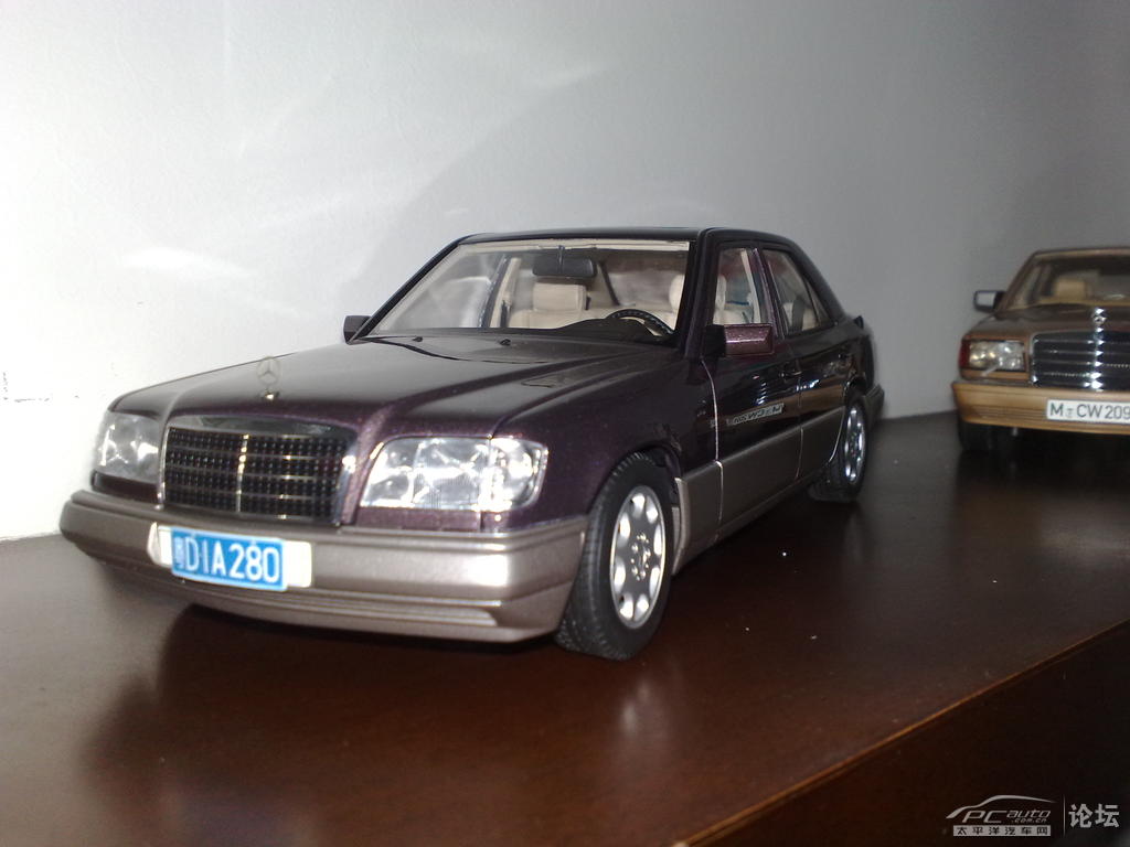 试帖(e320&560sel)奔驰的两代经典老车