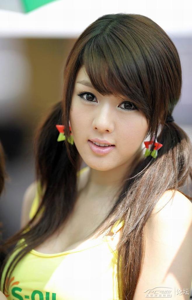 黄美姬(黄美熙/hwang mi hee / ?),韩国当红车模,著名广告模特.