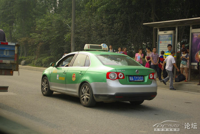 去了趟成都出差回来,发现成都的出租车都是速腾~~情何以堪啊?